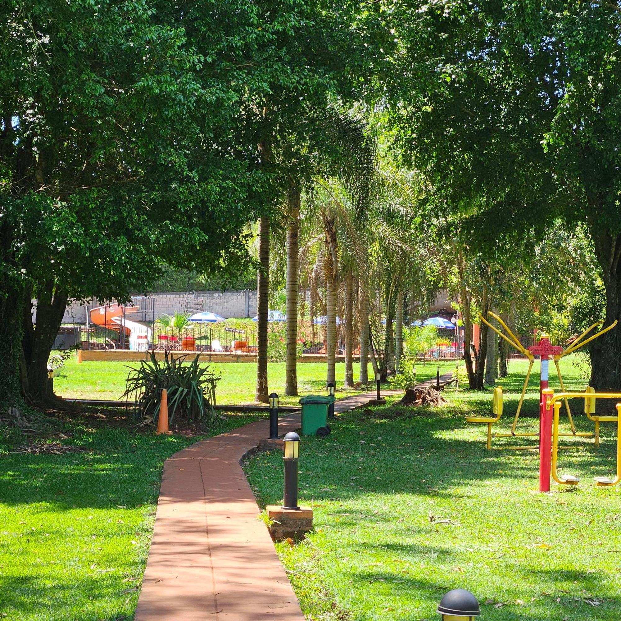 Cabanas El Refugio Del Mensu Puerto Iguazu Luaran gambar