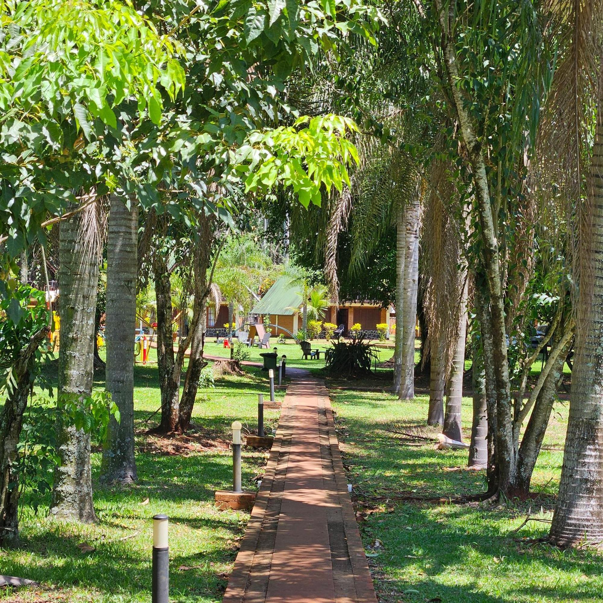 Cabanas El Refugio Del Mensu Puerto Iguazu Luaran gambar