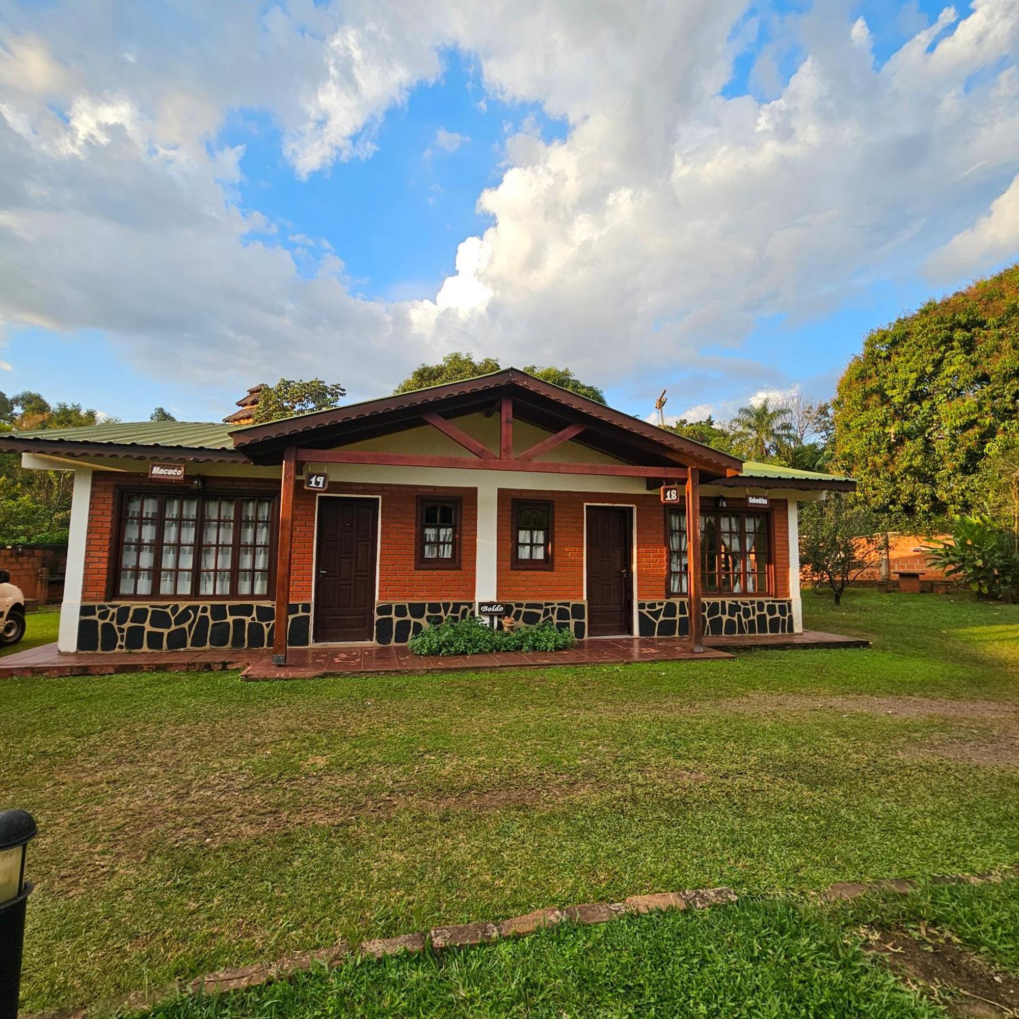 Cabanas El Refugio Del Mensu Puerto Iguazu Luaran gambar