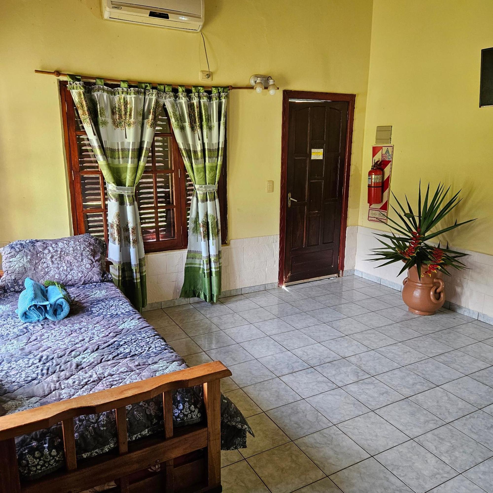 Cabanas El Refugio Del Mensu Puerto Iguazu Luaran gambar